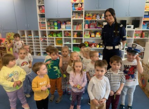 Wizyta funkcjonariuszy policji w przedszkolu